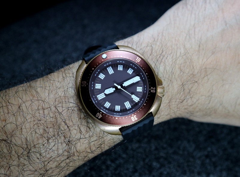 Bronze watch patina cleaning