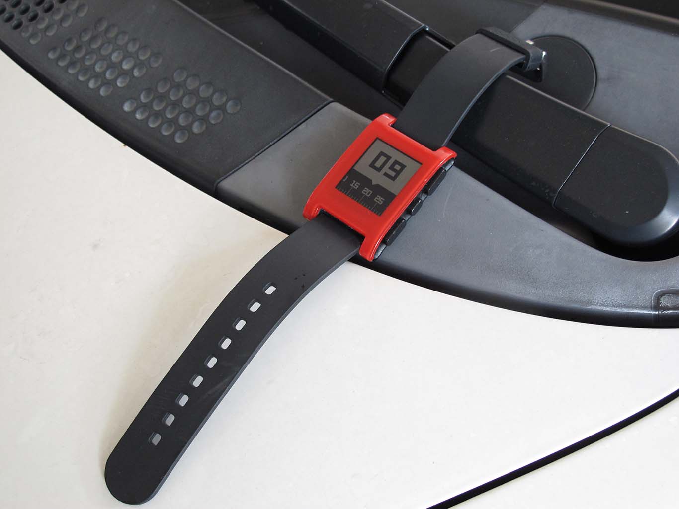 Pebble Watch Classic ยุคแรกเริ่มของ Smart Watch ที่ยังไปได้ดี