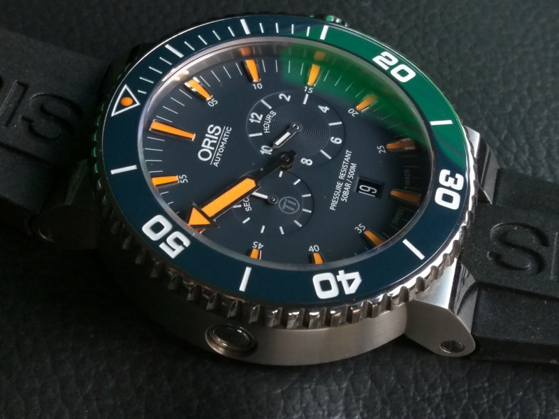 Oris Aquis Tubbataha LE : มีดีที่เข็มแยก