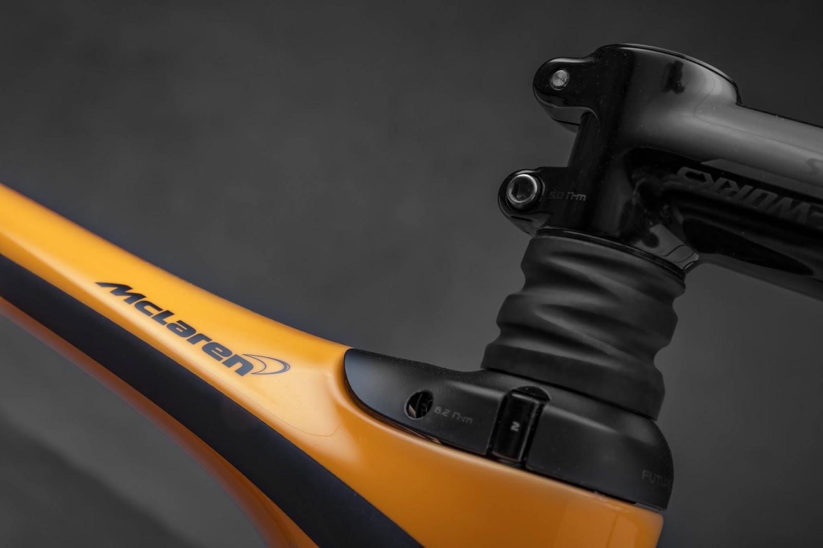 McLaren Roubaix ฉลอง 50 ปีใน F1 Grand Prix ด้วย จักรยานสุดเบา