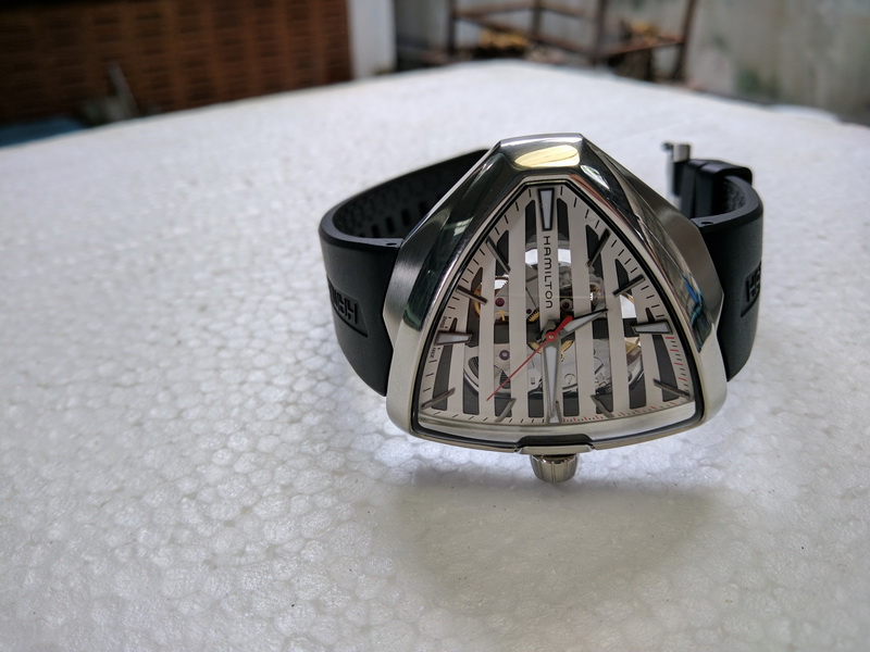 Hamilton Ventura Elvis80 Skeleton