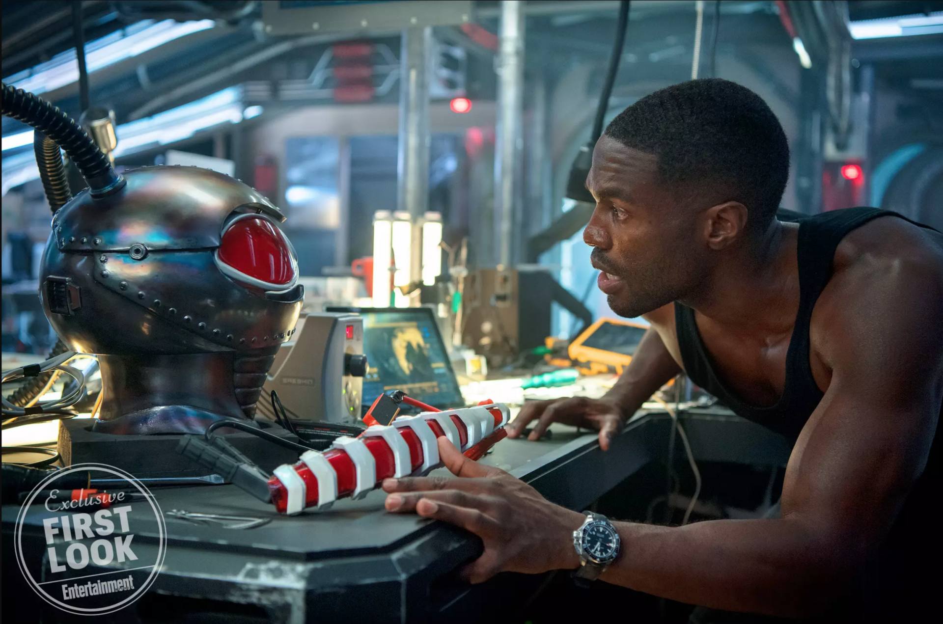 Hamilton ปรากฏตัวใน Aquaman ด้วยรุ่น Khaki Navy Frogman Aquaman