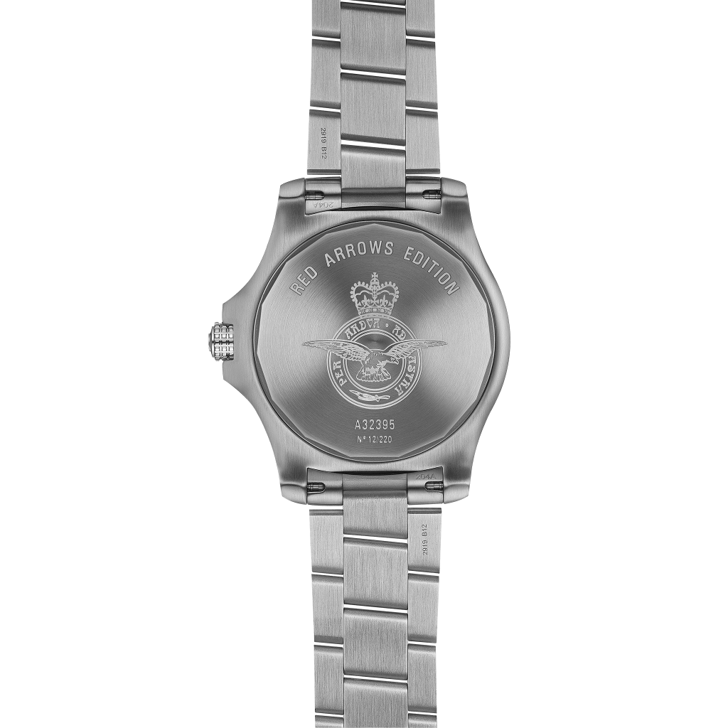 Breitling Avenger GMT45 Red Arrow Breitling Avenger GMT45 Red Arrow