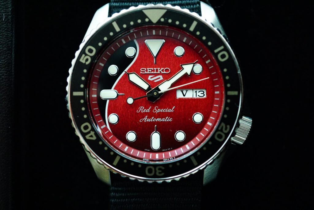 Seiko 5 Sports SRPE81K