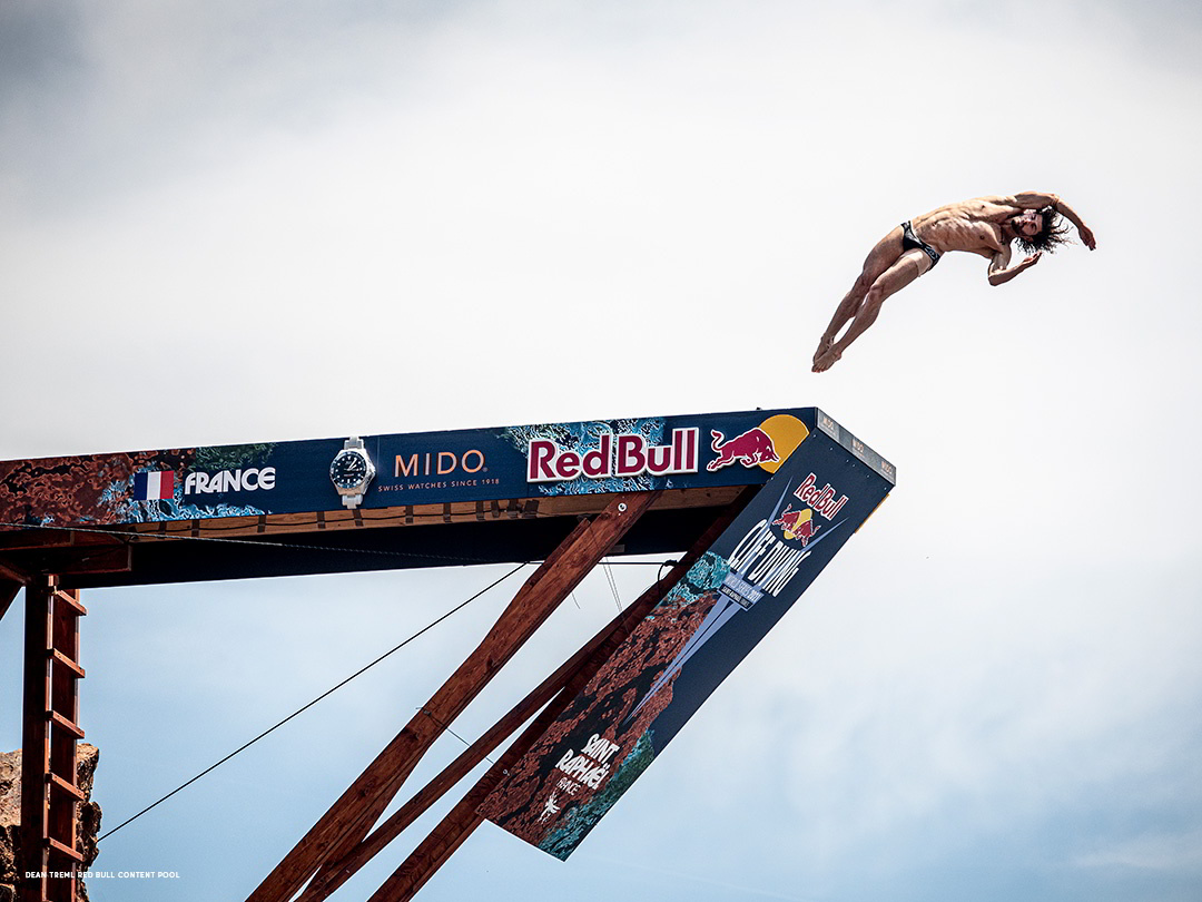 Mido Ocean Star 200 Red Bull Cliff Diving Limited Edition ความพิเศษที่มีเพียง 500 เรือน นาฬิการุ่นพิเศษผลิตเพื่อฉลองการร่วมมือกับการแข่งขัน Red Bull Cliff Diving
