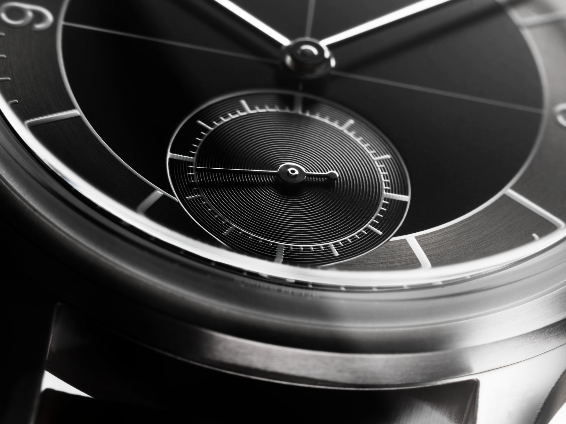Longines เพิ่มทางเลือกใหม่ให้กับนาฬิการุ่น Heritage Classic Sector Dial
