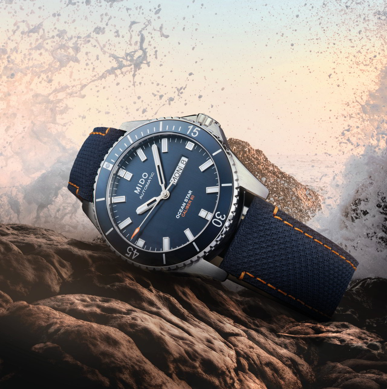 Mido Ocean Star 200 Red Bull Cliff Diving Limited Edition ความพิเศษที่มีเพียง 500 เรือน Mido Ocean Star 200 Red Bull Cliff Diving Limited Edition