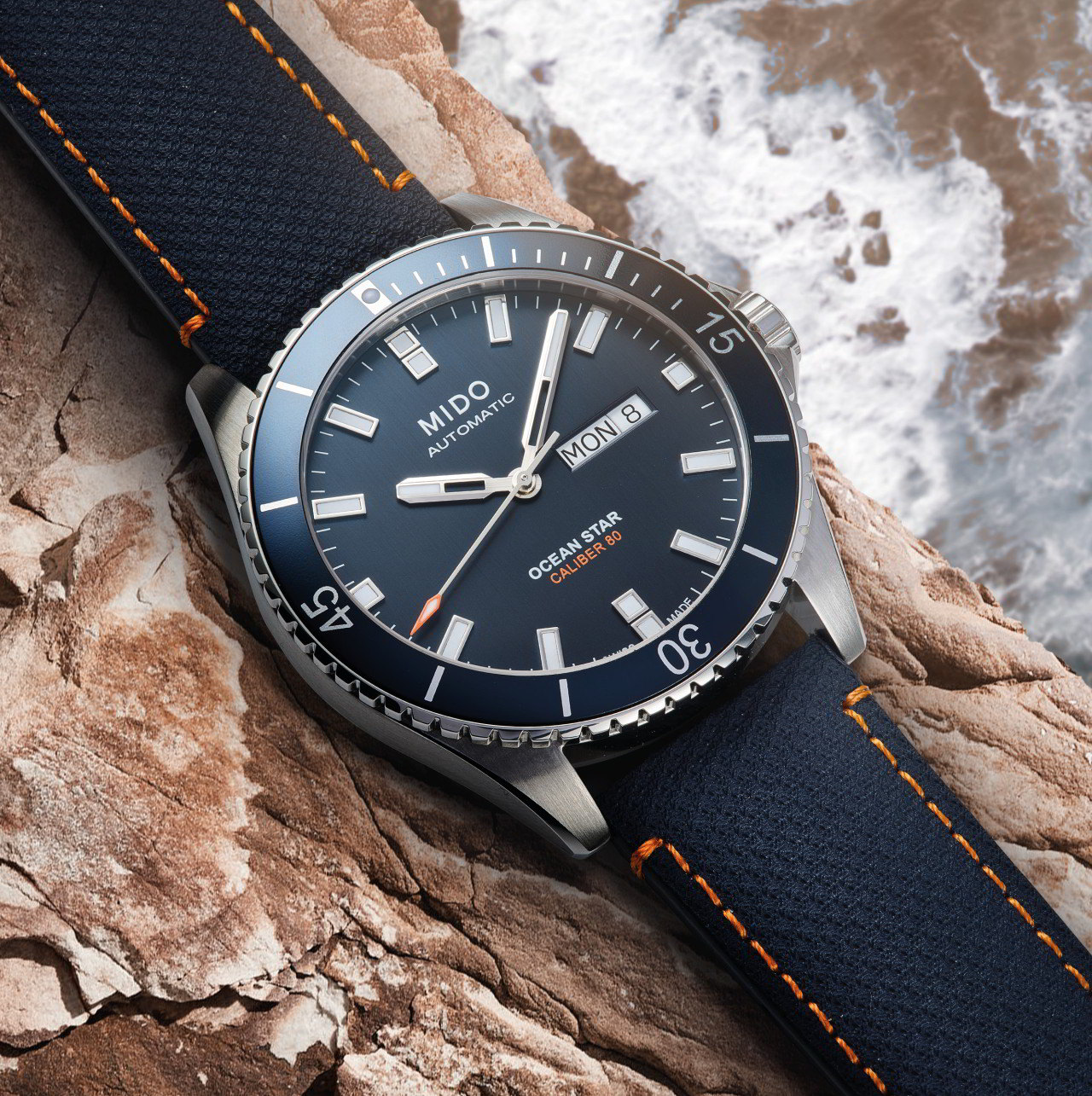 Mido Ocean Star 200 Red Bull Cliff Diving Limited Edition ความพิเศษที่มีเพียง 500 เรือน Mido Ocean Star 200 Red Bull Cliff Diving Limited Edition