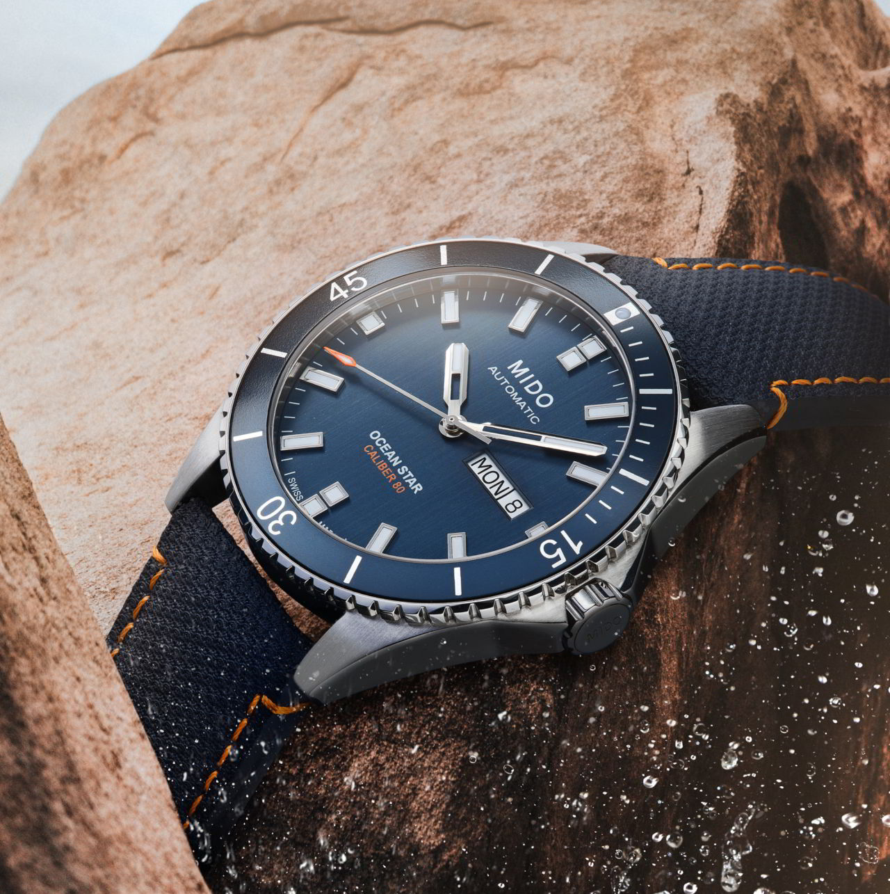 Mido Ocean Star 200 Red Bull Cliff Diving Limited Edition ความพิเศษที่มีเพียง 500 เรือน Mido Ocean Star 200 Red Bull Cliff Diving Limited Edition