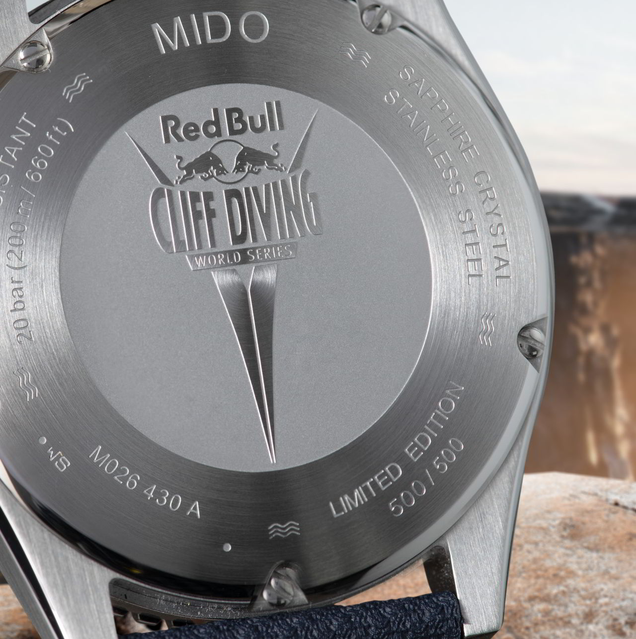 Mido Ocean Star 200 Red Bull Cliff Diving Limited Edition ความพิเศษที่มีเพียง 500 เรือน Mido Ocean Star 200 Red Bull Cliff Diving Limited Edition
