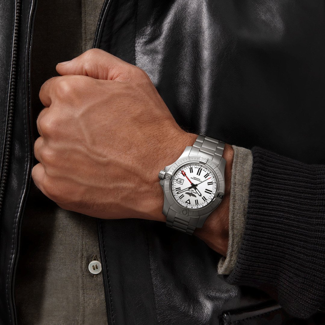 Breitling Breitling Avenger GMT 43