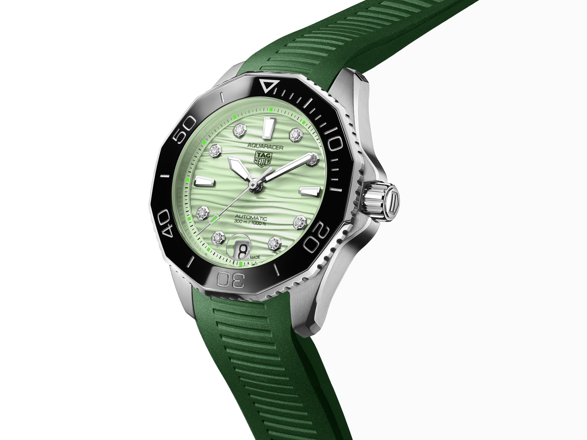 TAG Heuer Aquaracer Professional 300 Naomi Osaka Limited Edition 250