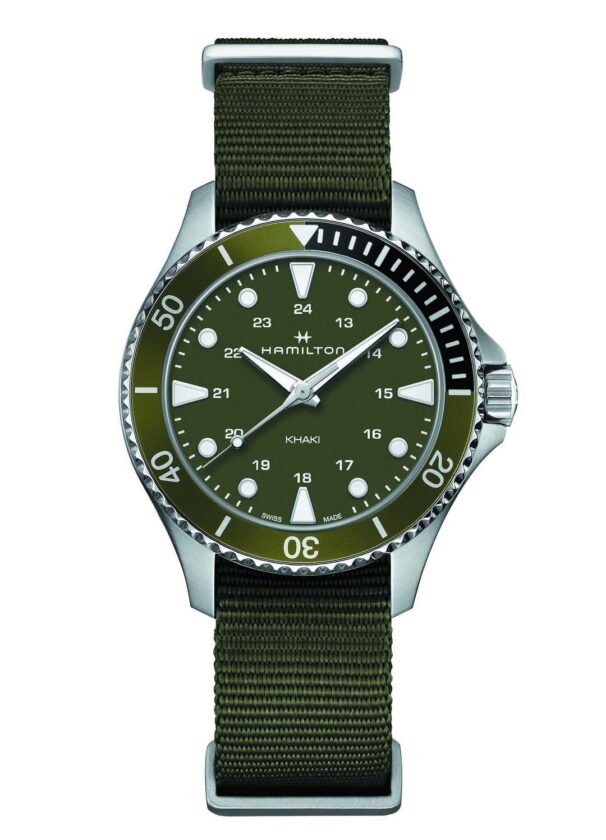 Hamilton Khaki Navy Scuba หน้าปัดเขียวกับ 2 ไซส์ตัวเรือนและกลไก