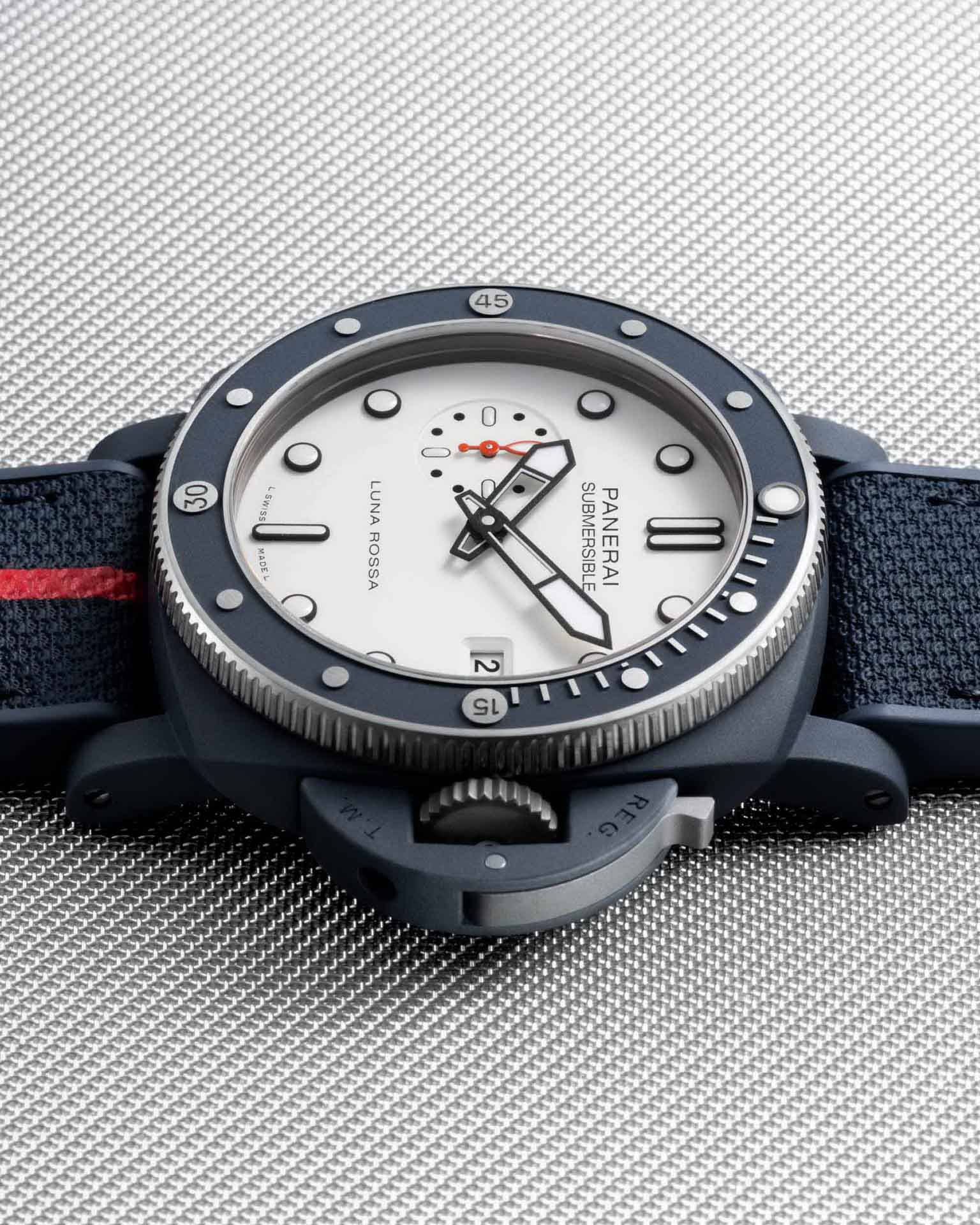 Panerai Submersible QuarantaQuattro Luna Rossa Ti-Ceramitech