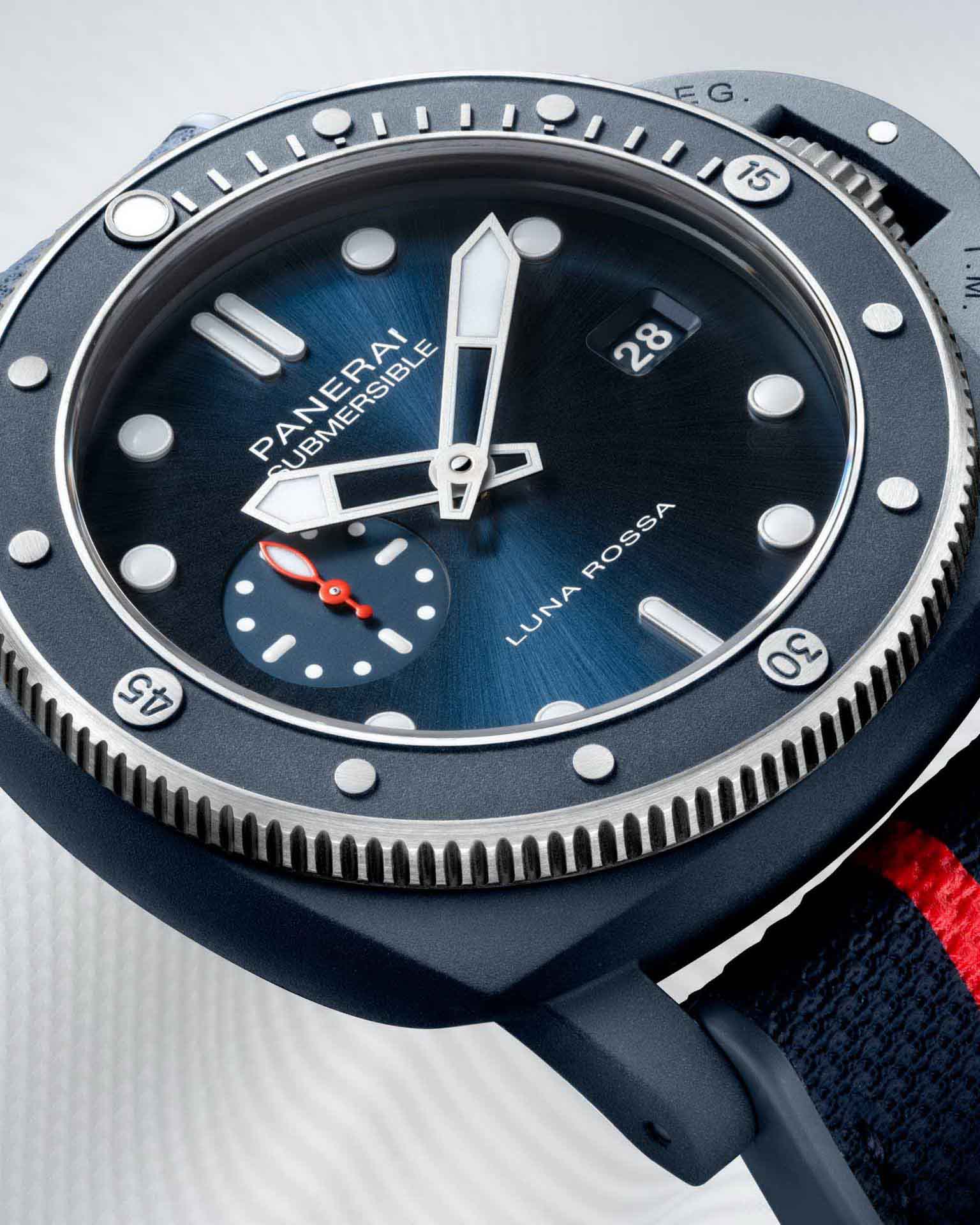 Panerai Submersible QuarantaQuattro Luna Rossa Ti-Ceramitech
