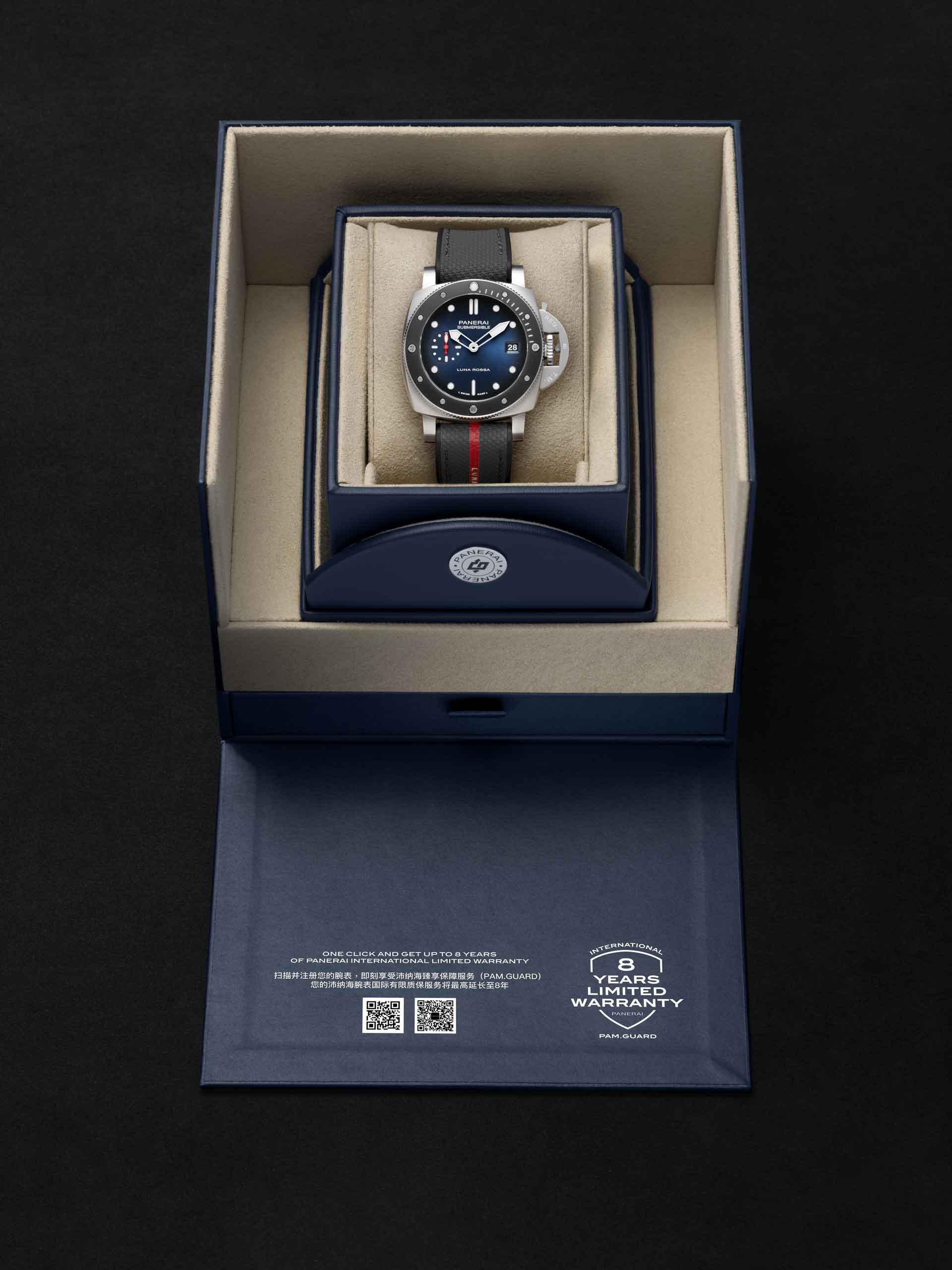 Panerai Submersible Luna Rossa PAM01565