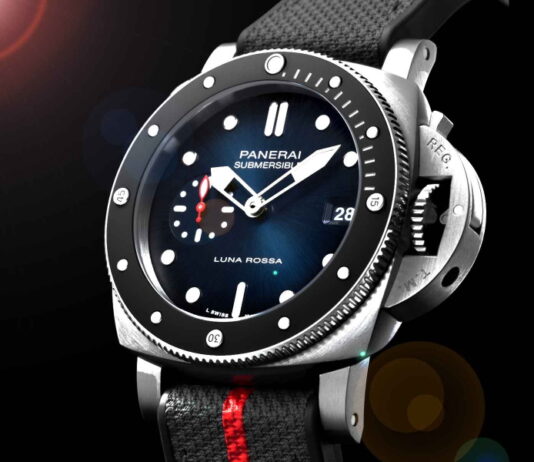 Panerai Submersible Luna Rossa PAM01565