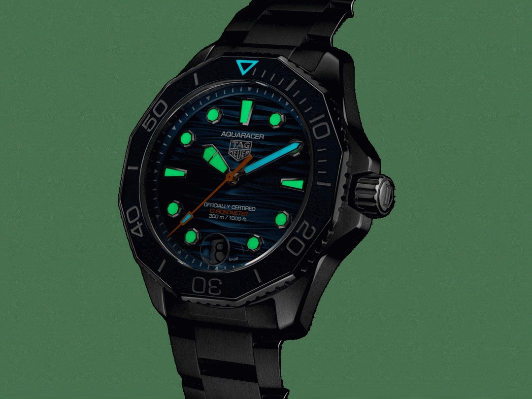 TAG Heuer Aquaracer Professional 300 Date Blue – 42 mm