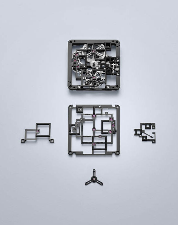 Hublot Square Bang Tourbillon 4-Day Power Reserve ความโดดเด่นบนตัวเรือนคาร์บอน Hublot Square Bang Tourbillon 4-Day Power Reserve