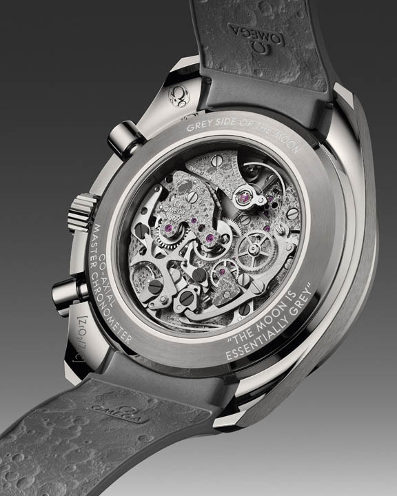 OMEGA Speedmaster Grey Side Of The Moon 2025 เปลี่ยนร่างบนตัวเรือนเซรามิกเทา OMEGA Speedmaster Grey Side Of The Moon 2025