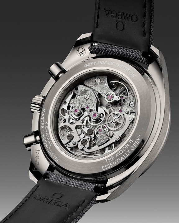 OMEGA Speedmaster Grey Side Of The Moon 2025 เปลี่ยนร่างบนตัวเรือนเซรามิกเทา OMEGA Speedmaster Grey Side Of The Moon 2025 OMEGA Speedmaster Grey Side Of The Moon 2025