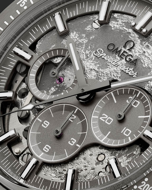 OMEGA Speedmaster Grey Side Of The Moon 2025 เปลี่ยนร่างบนตัวเรือนเซรามิกเทา OMEGA Speedmaster Grey Side Of The Moon 2025