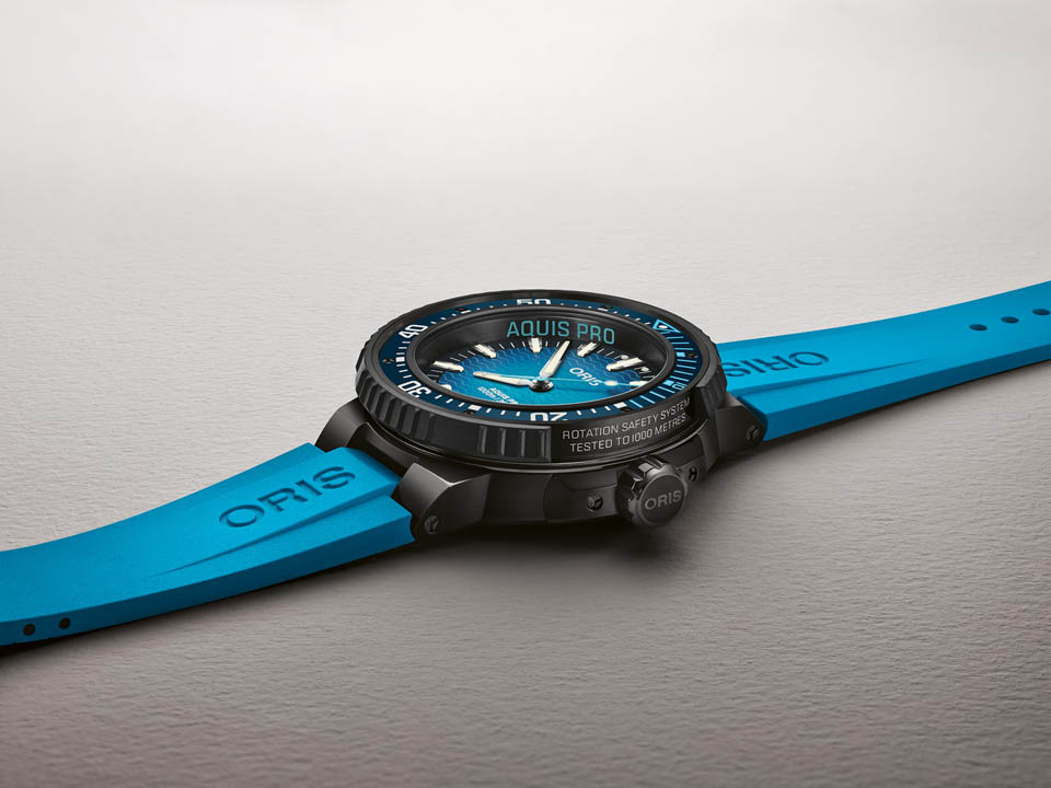 ORIS Aquis Pro 1000m เข้าถึงง่ายขึ้นด้วยกลไก ORIS 733 ORIS Aquis Pro 1000m