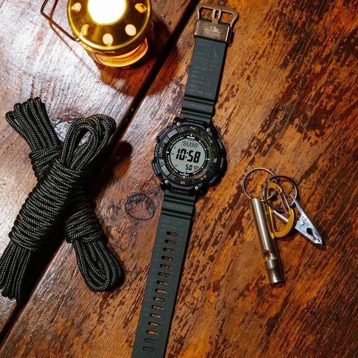 ภาพนาฬิกา Protrek PRW-61ANS-3JR ด้านหน้า แสดงหน้าปัดเข็มและดิจิตอล สีทองบนหน้าปัด