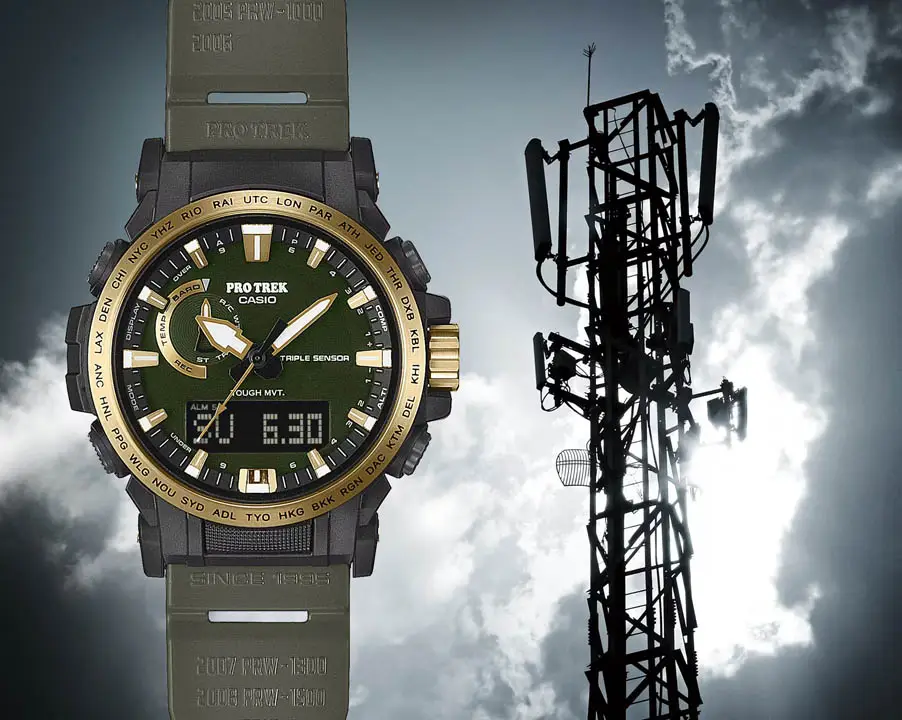 ภาพนาฬิกา Protrek PRW-61ANS-3JR ด้านหน้า แสดงหน้าปัดเข็มและดิจิตอล สีทองบนหน้าปัด