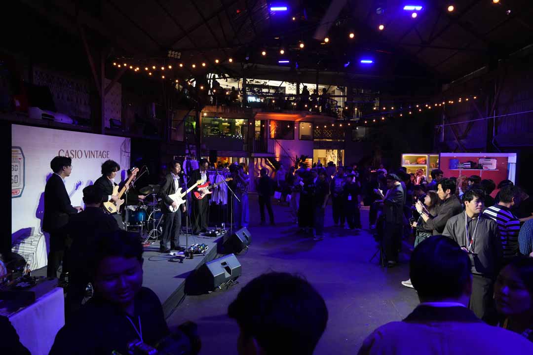 CASIO VINTAGE, Back in Time Ahead in Style, CASIO AQ240, แหวนนาฬิกา CASIO, Back to the Future Collaboration, G-SHOCK VINTAGE, A158WA-1ADF