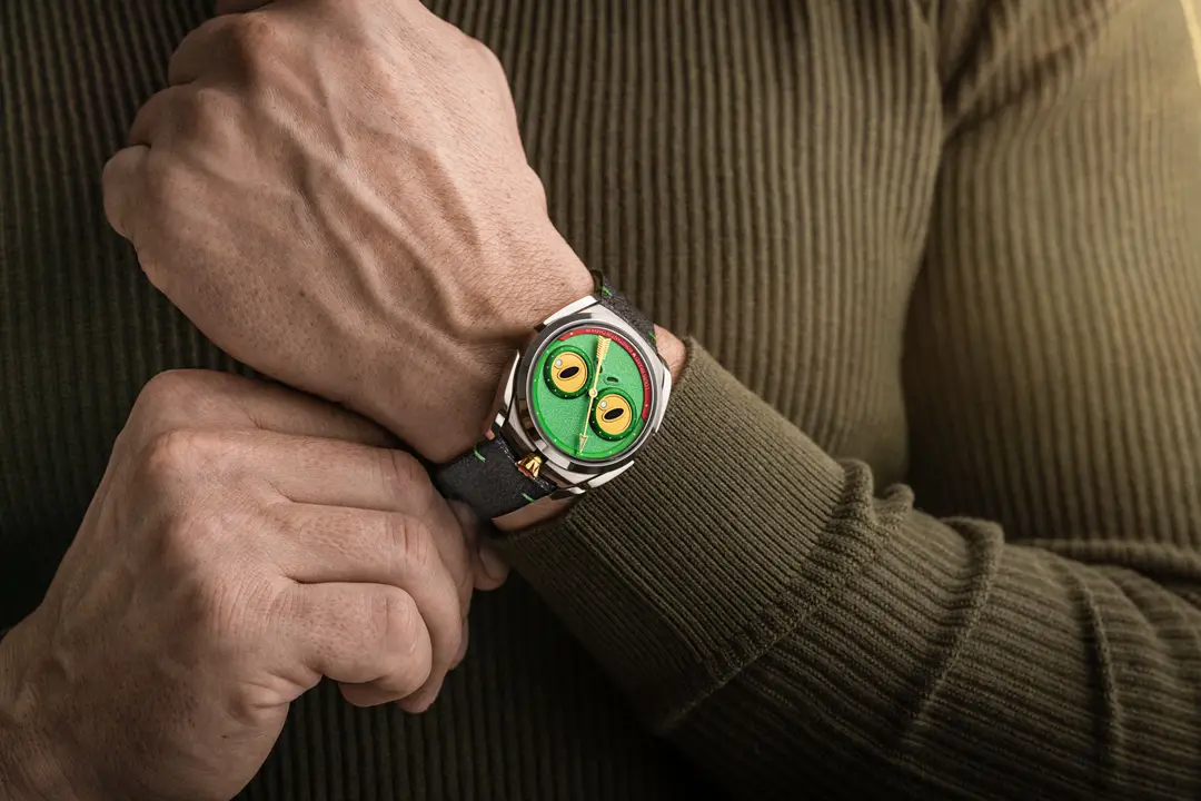 Louis Erard x Konstantin Chaykin Unfrogettable: การกลับมาของ "เจ้าหญิงกบ" ผู้ทลายทุกกรอบประเพณี Louis Erard x Konstantin Chaykin Unfrogettable หน้าปัดสีเขียว Regulator แสดงผลแบบเจ้าหญิงกบ