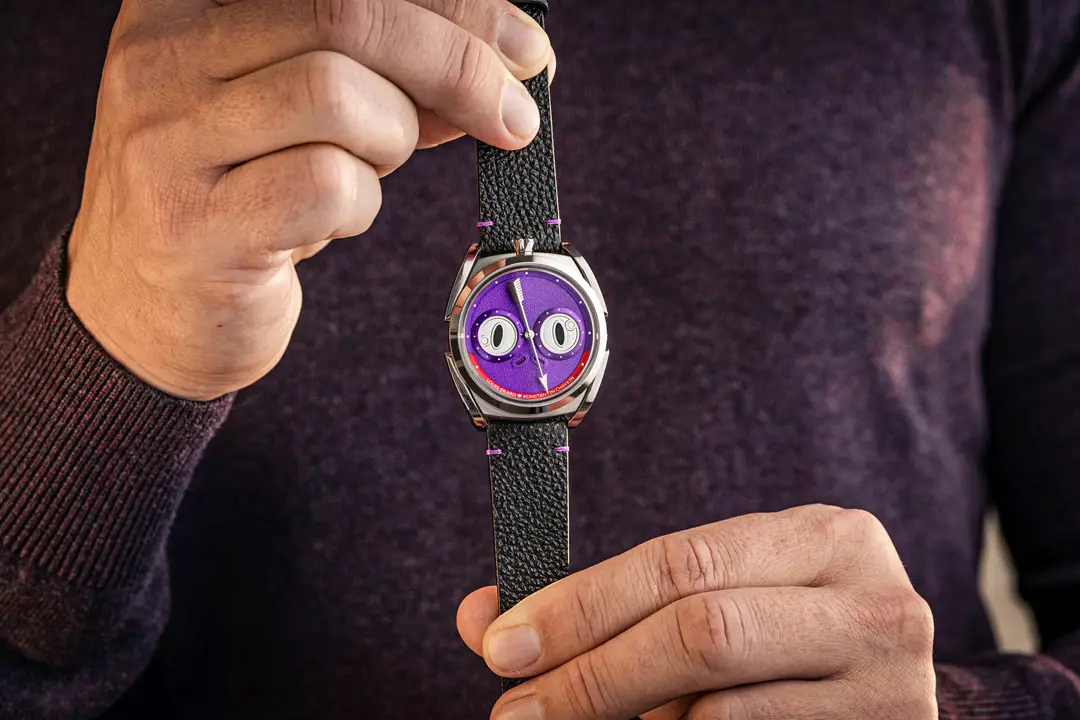 Louis Erard x Konstantin Chaykin Unfrogettable: การกลับมาของ "เจ้าหญิงกบ" ผู้ทลายทุกกรอบประเพณี Louis Erard x Konstantin Chaykin Unfrogettable หน้าปัดสีเขียว Regulator แสดงผลแบบเจ้าหญิงกบ