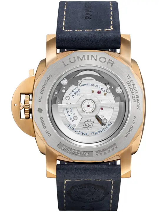 Panerai Luminor Marina PAM01678 ครั้งแรกของคอลเล็กชั่นกับการใช้ตัวเรือน "บรอนซ์" Panerai Luminor Marina PAM01678 ตัวเรือนบรอนซ์ขนาด 44 มม. พร้อมเม็ดมะยม Bridge Guard และหน้าปัดสีน้ำเงินแบบ Sandwich แสดง Patina ในอนาคต