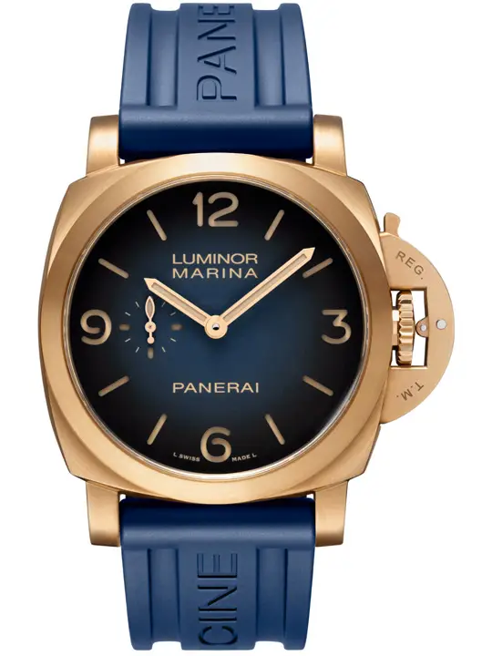 Panerai Luminor Marina PAM01678 ครั้งแรกของคอลเล็กชั่นกับการใช้ตัวเรือน "บรอนซ์" Panerai Luminor Marina PAM01678 ตัวเรือนบรอนซ์ขนาด 44 มม. พร้อมเม็ดมะยม Bridge Guard และหน้าปัดสีน้ำเงินแบบ Sandwich แสดง Patina ในอนาคต