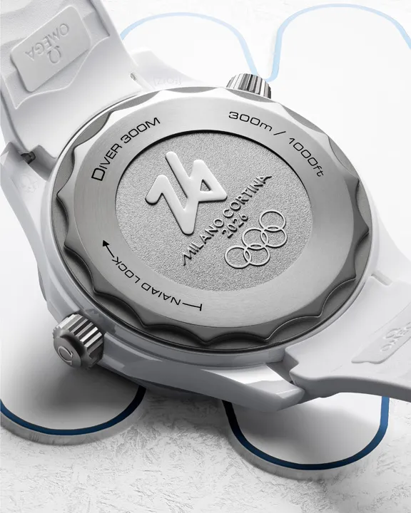 OMEGA Seamaster Diver 300m Milano Cortina 2026 อีกความพิเศษรับ Olympic ฤดูหนาว ฝาหลังไทเทเนียมสลักตราสัญลักษณ์ Olympic Milano Cortina 2026