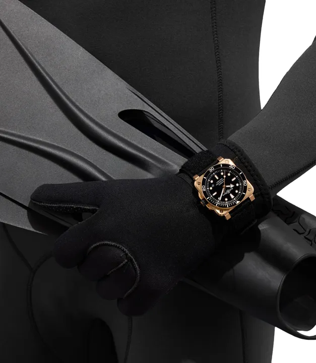Bell & Ross BR-03 Diver Black Bronze เพิ่มทางเลือกใหม่ของวัสดุตัวเรือน นาฬิกา Bell & Ross BR-03 Diver Black Bronze ตัวเรือนสีทองแดงหน้าปัดสีดำแล็คเกอร์