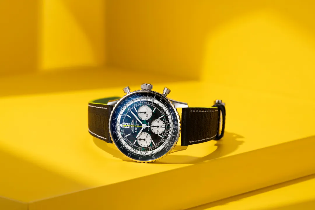 นาฬิกา Breitling Navitimer B01 Chronograph 43 Aston Martin Aramco Formula One Team สี Racing Green