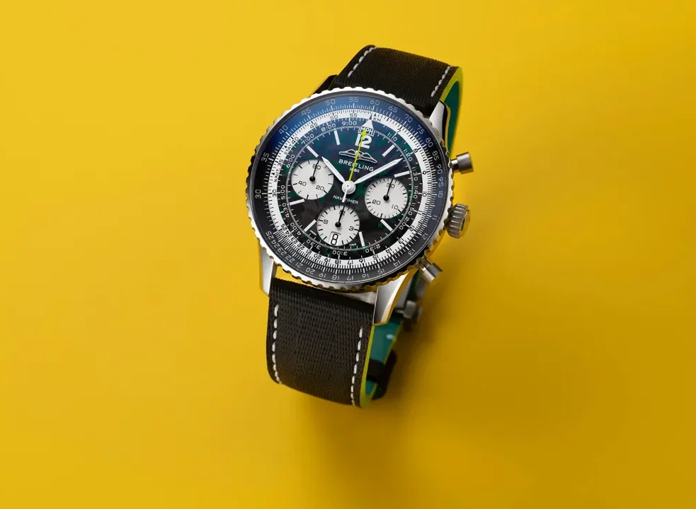 นาฬิกา Breitling Navitimer B01 Chronograph 43 Aston Martin Aramco Formula One Team สี Racing Green