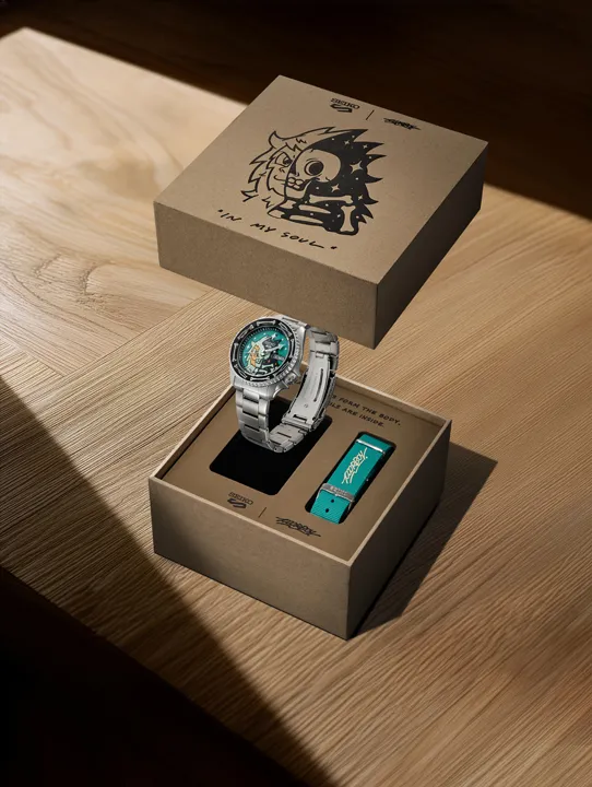 Seiko 5 Sports x POORBOY Limited Edition SRPM17K Seiko 5 Sports x POORBOY Limited Edition พร้อมสายสเตนเลสและสายนาโต้