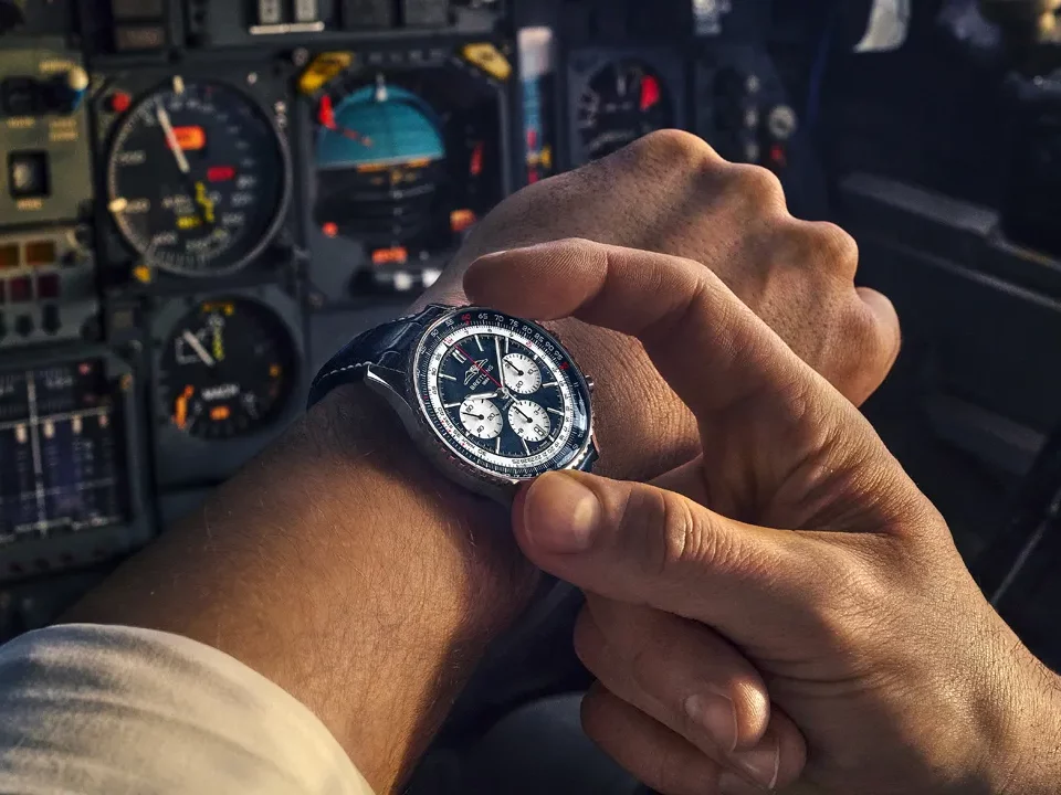 Breitling Navitimer B01 Chronograph 43 Tribute To Concorde ฉลอง 50 ปีจุดเริ่มต้นของเครื่องบินเหนือเสียง Breitling Navitimer B01 Chronograph 43 Tribute Breitling Navitimer B01 Chronograph 43 Tribute,Breitling Concorde 50th Anniversary,นาฬิกา Breitling รุ่นพิเศษ