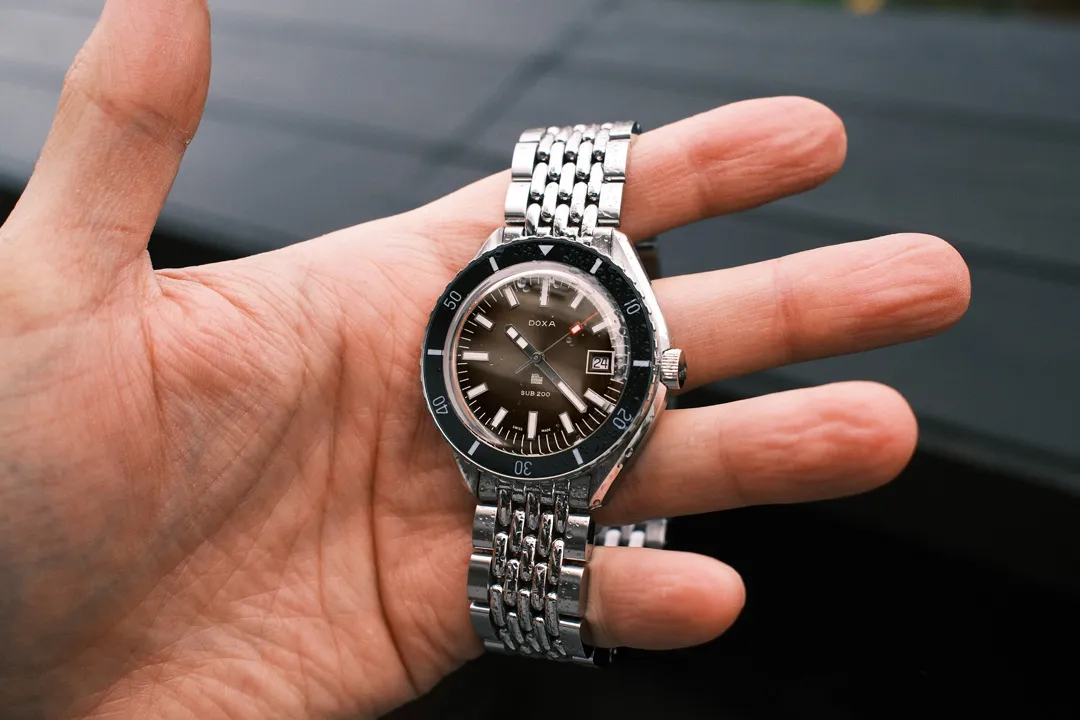 นาฬิกา Doxa SUB 200 Grande Roma หน้าปัดสีน้ำตาลไล่เฉด