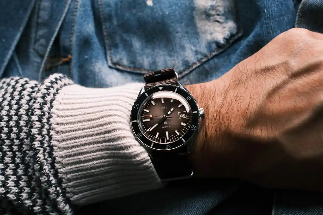 นาฬิกา Doxa SUB 200 Grande Roma หน้าปัดสีน้ำตาลไล่เฉด