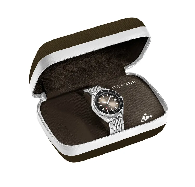 นาฬิกา Doxa SUB 200 Grande Roma หน้าปัดสีน้ำตาลไล่เฉด พร้อม แพ็คเกจ