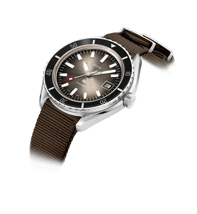 นาฬิกา Doxa SUB 200 Grande Roma หน้าปัดสีน้ำตาลไล่เฉด