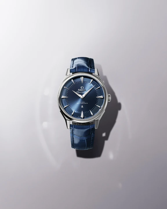 OMEGA Constellation Observatory ครั้งแรกกับความเที่ยงตรงแบบ 2 เข็ม นาฬิกา OMEGA Constellation Observatory หน้าปัด Pie-pan สีเงิน ตัวเรือน O-MEGASTEEL