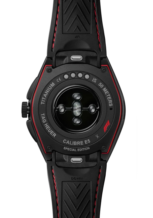 นาฬิกา TAG Heuer Connected Calibre E5 45mm x Formula 1 ตัวเรือนไทเทเนียมรมดำ หน้าปัด Race Track