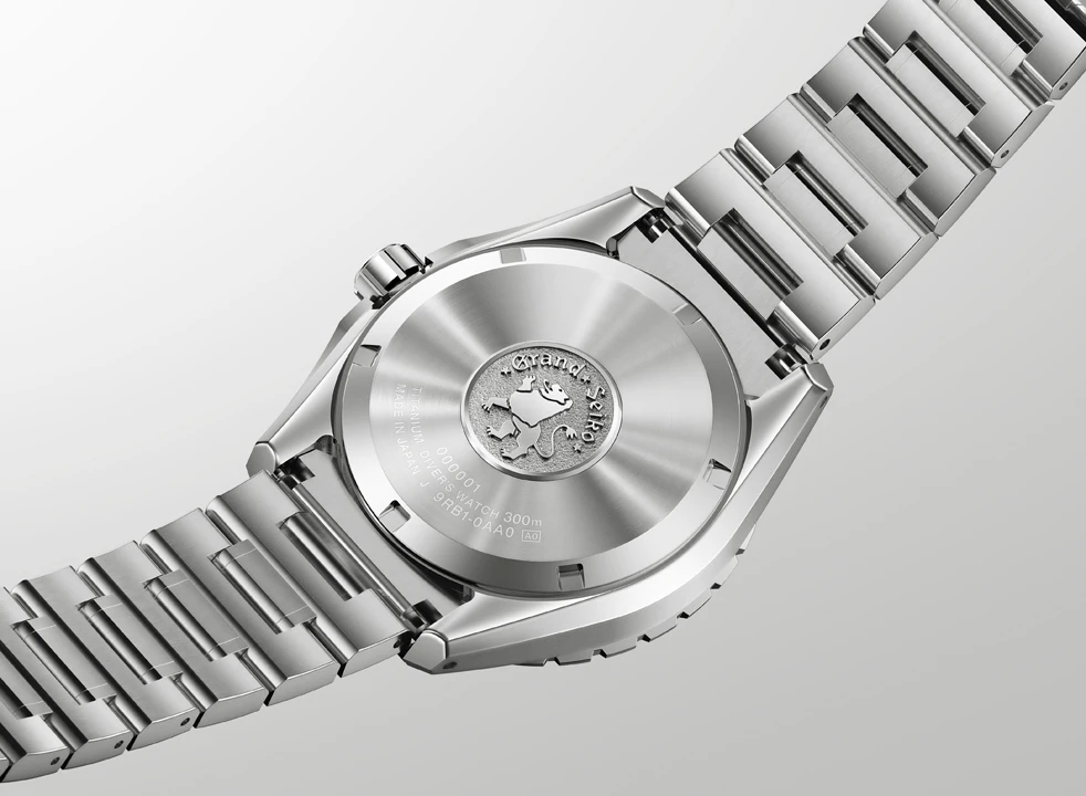 สายนาฬิกาไทเทเนียม Grand Seiko ระบบ Micro-Adjustment สำหรับชุดดำน้ำ