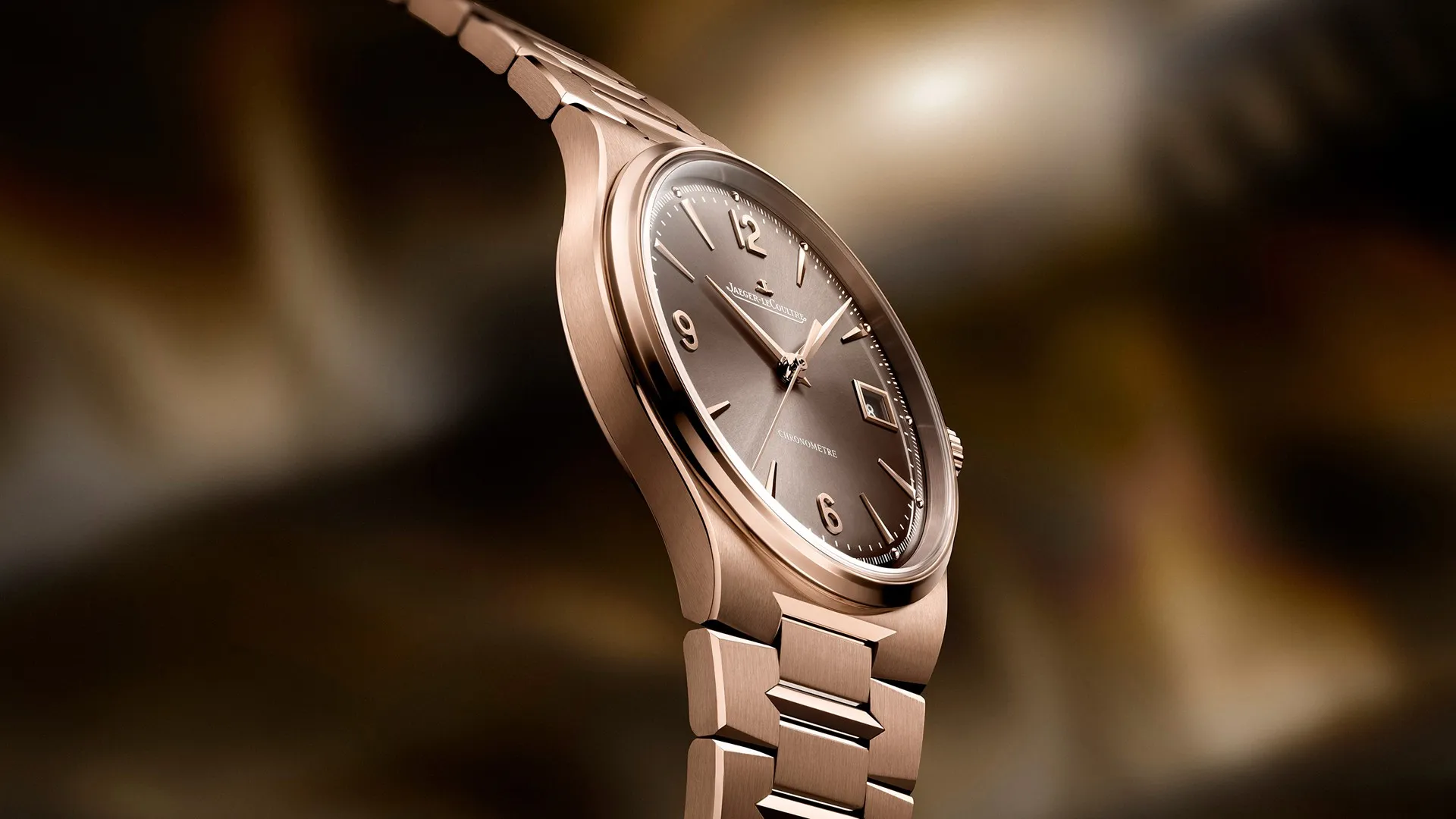 รายละเอียดสายนาฬิกาสไตล์ Integrated Bracelet ของ JLC Master Control