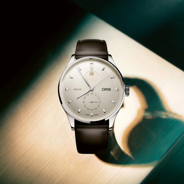 นาฬิกา Oris Artelier Complication 2026 หน้าปัดสี Ivory, Midnight Blue และ Chestnut พร้อมฟังก์ชันข้างขึ้นข้างแรม