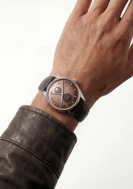 นาฬิกา Oris Artelier Complication 2026 หน้าปัดสี Ivory, Midnight Blue และ Chestnut พร้อมฟังก์ชันข้างขึ้นข้างแรม